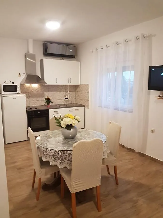 Apartman Nikol I Petra, 50M From The Beach Apartment Bibinje Croatia