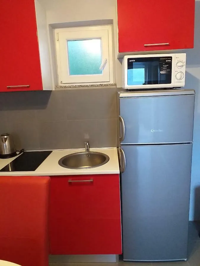 Apartman Nikol I Petra, 50M From The Beach Apartment Bibinje