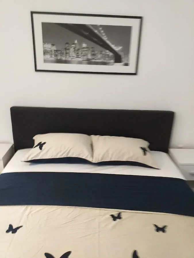 Apartman Nikol I Petra, 50M From The Beach Apartment Bibinje